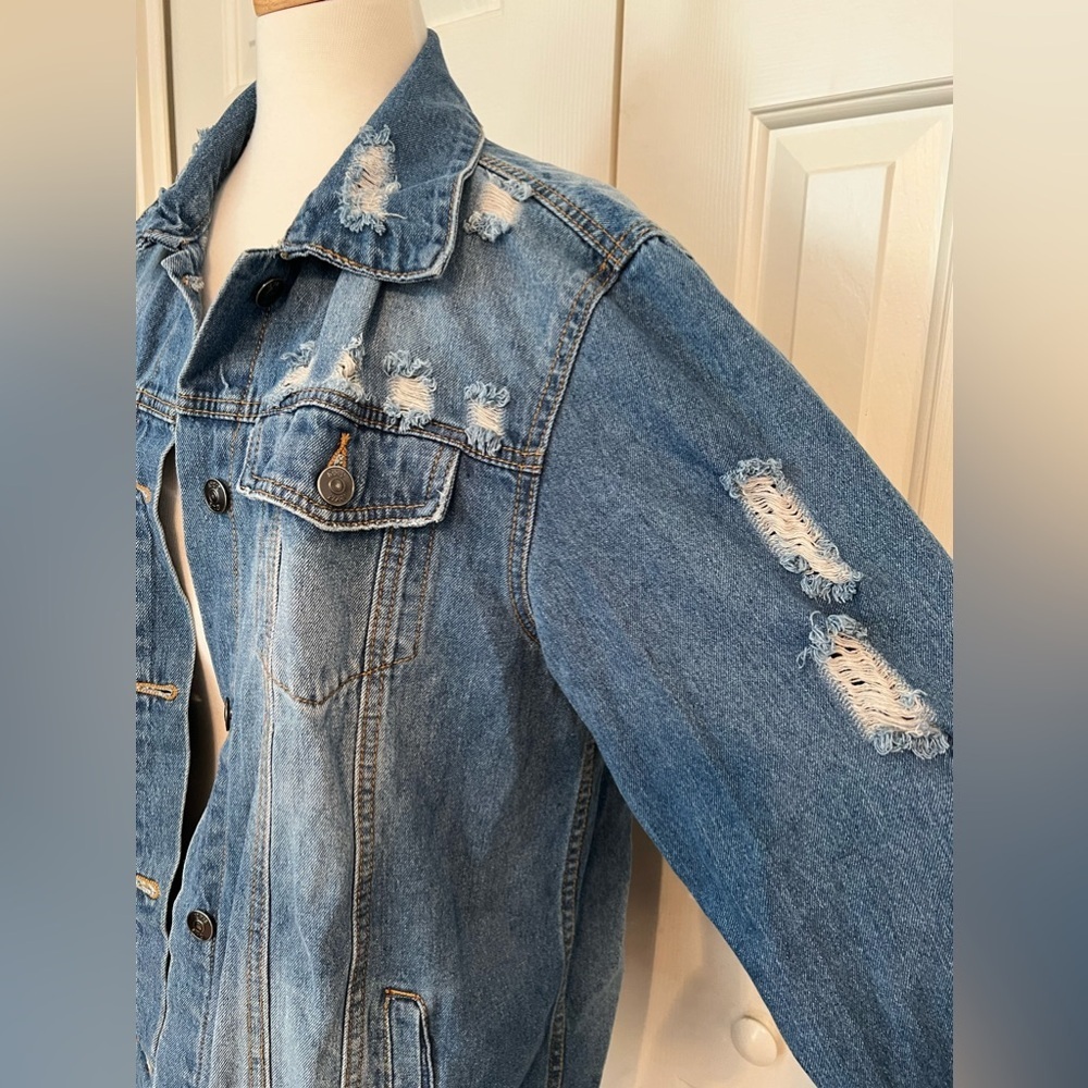 Vintage Distressed Denim Trucker Jacket Size Large - Picture 7 of 10